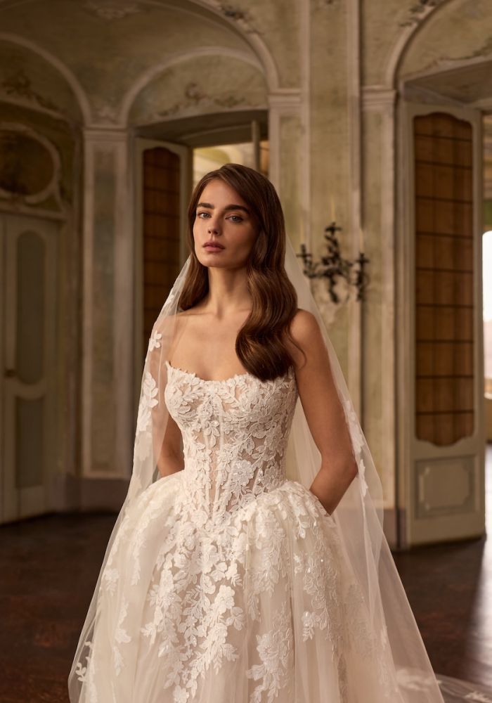 Robe de mariée LOBELIA de ALBERTO PALATCHI – Nicéa Mariage Nice