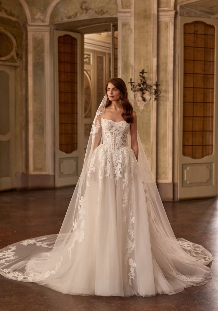 Robe de mariée LOBELIA de ALBERTO PALATCHI – Nicéa Mariage Nice