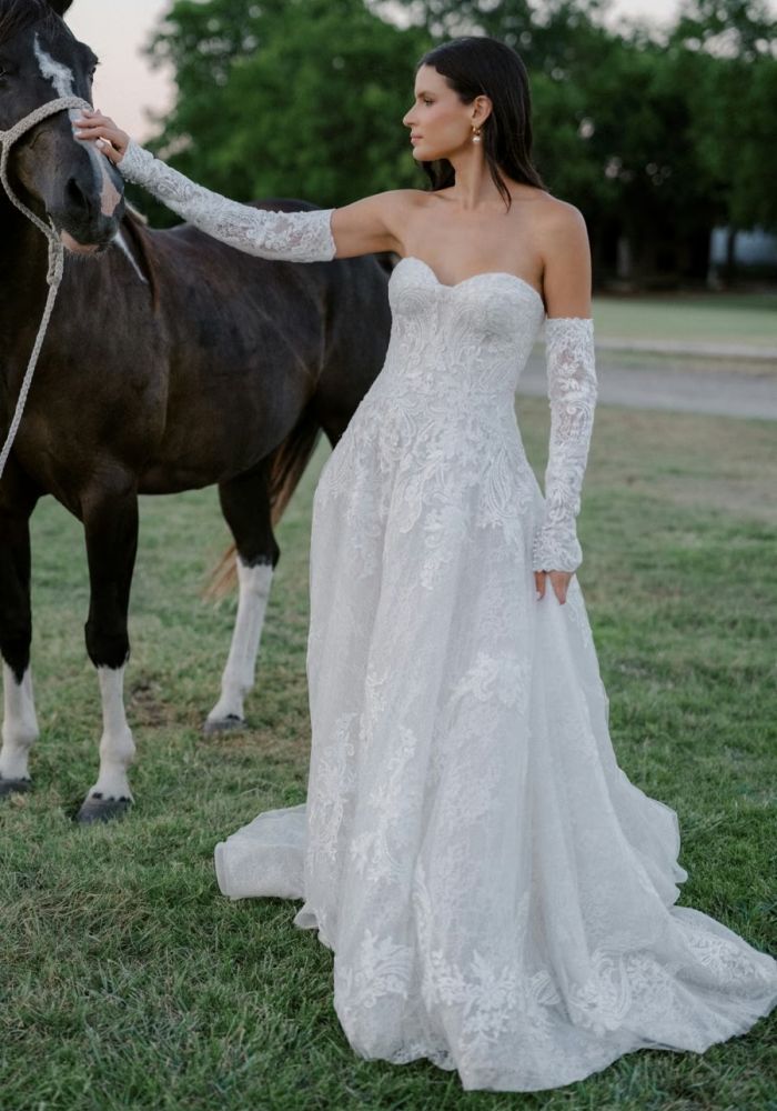 Robe de mariée VERONA de LOCKET by Watters – Nicéa Mariage Nice