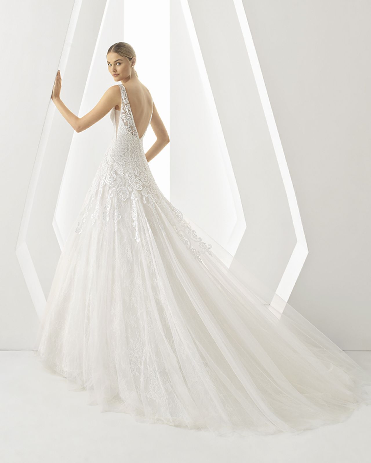Robe de Mariée DENAR de la marque ROSA CLARÁ disponible à Nice à la boutique NICEA MARIAGE